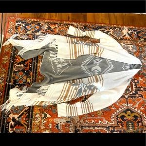 (✨SALE 2 FOR $12✨) Tribal sweater